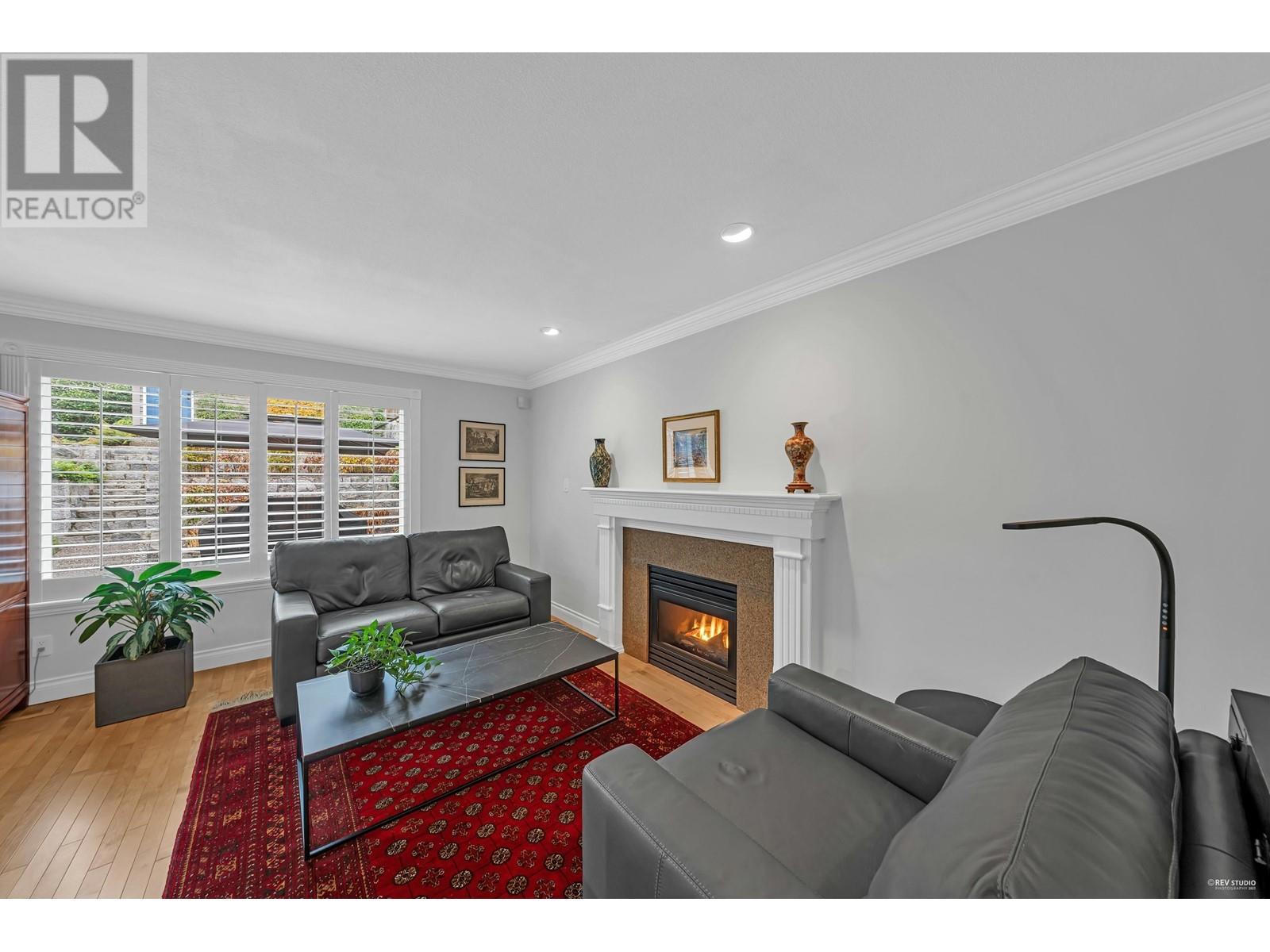 332 E 26th Street, North Vancouver, British Columbia  V7N 1B1 - Photo 10 - R2827075