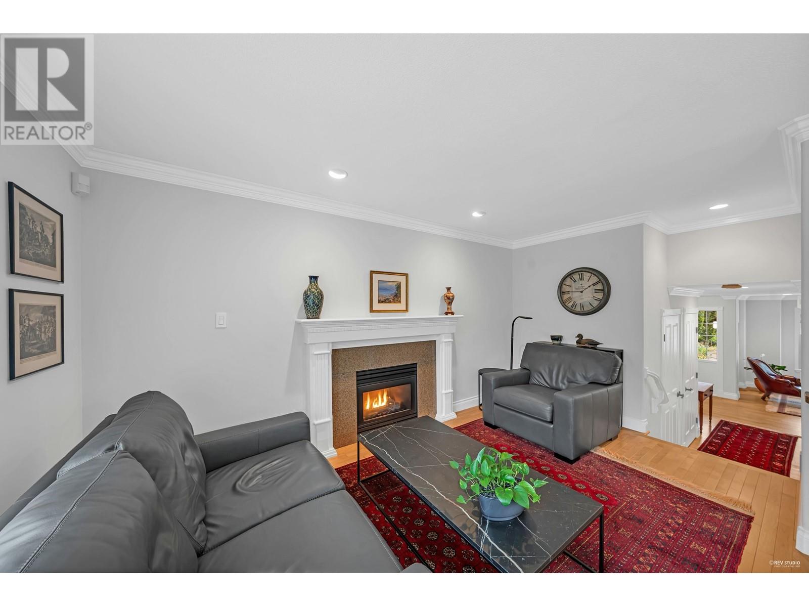 332 E 26th Street, North Vancouver, British Columbia  V7N 1B1 - Photo 9 - R2827075