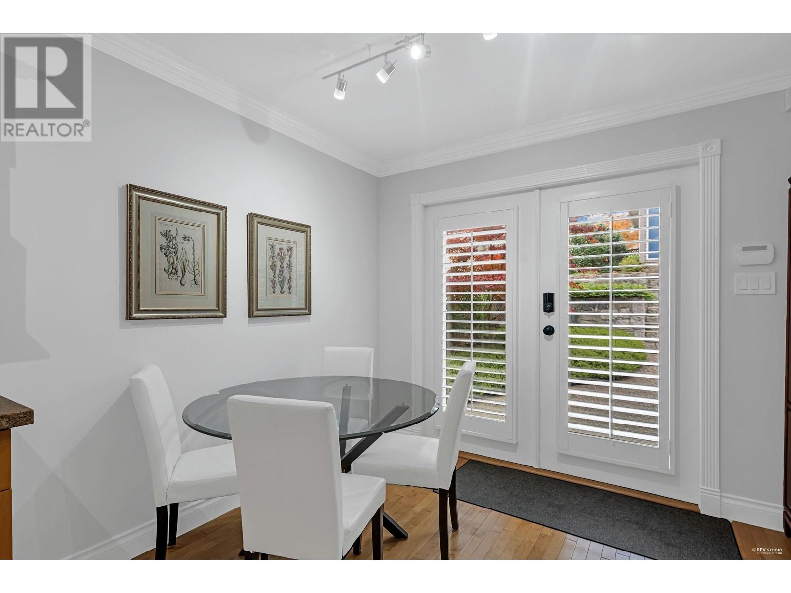 332 E 26th Street, North Vancouver, British Columbia  V7N 1B1 - Photo 8 - R2827075