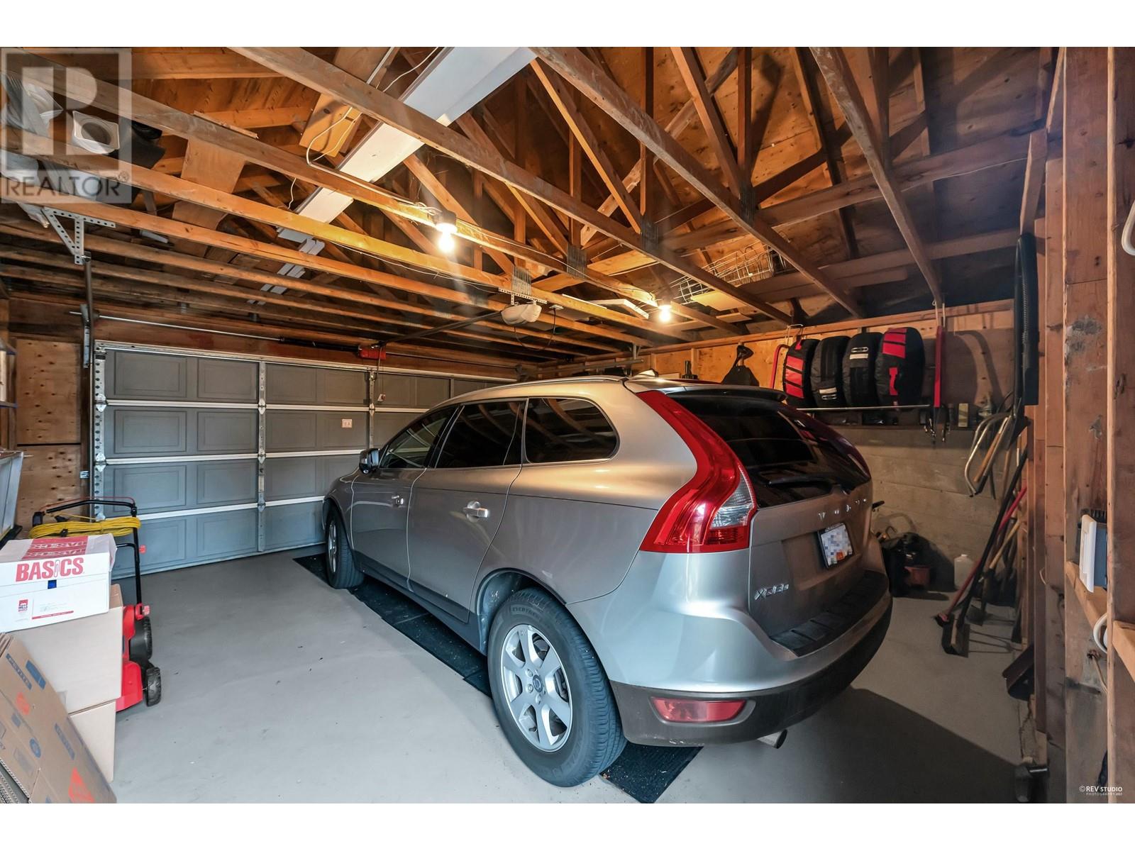 332 E 26th Street, North Vancouver, British Columbia  V7N 1B1 - Photo 31 - R2827075
