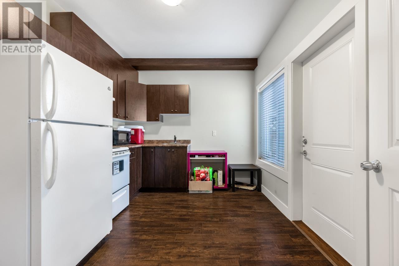 7052 Ramsay Avenue, Burnaby, British Columbia  V5E 3L2 - Photo 15 - R2827074