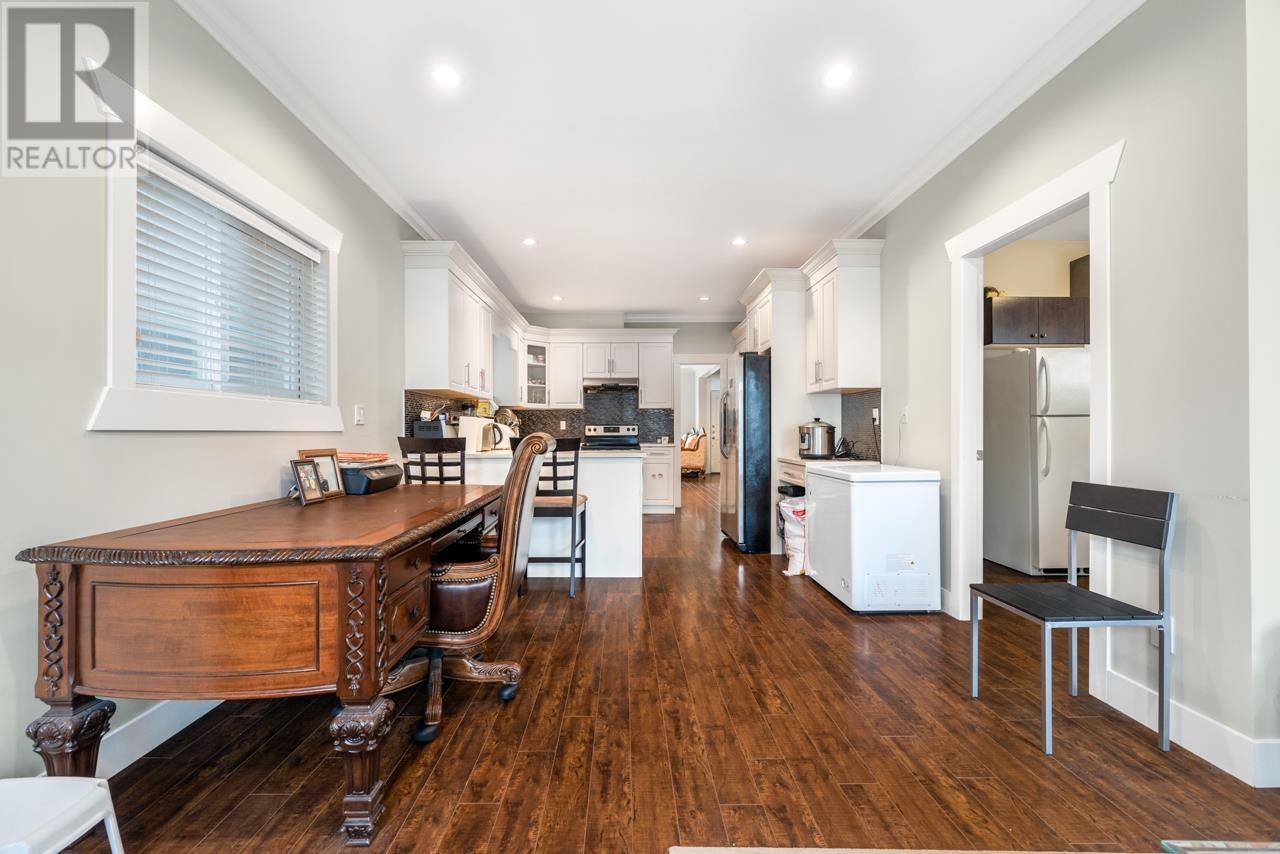 7052 Ramsay Avenue, Burnaby, British Columbia  V5E 3L2 - Photo 3 - R2827074