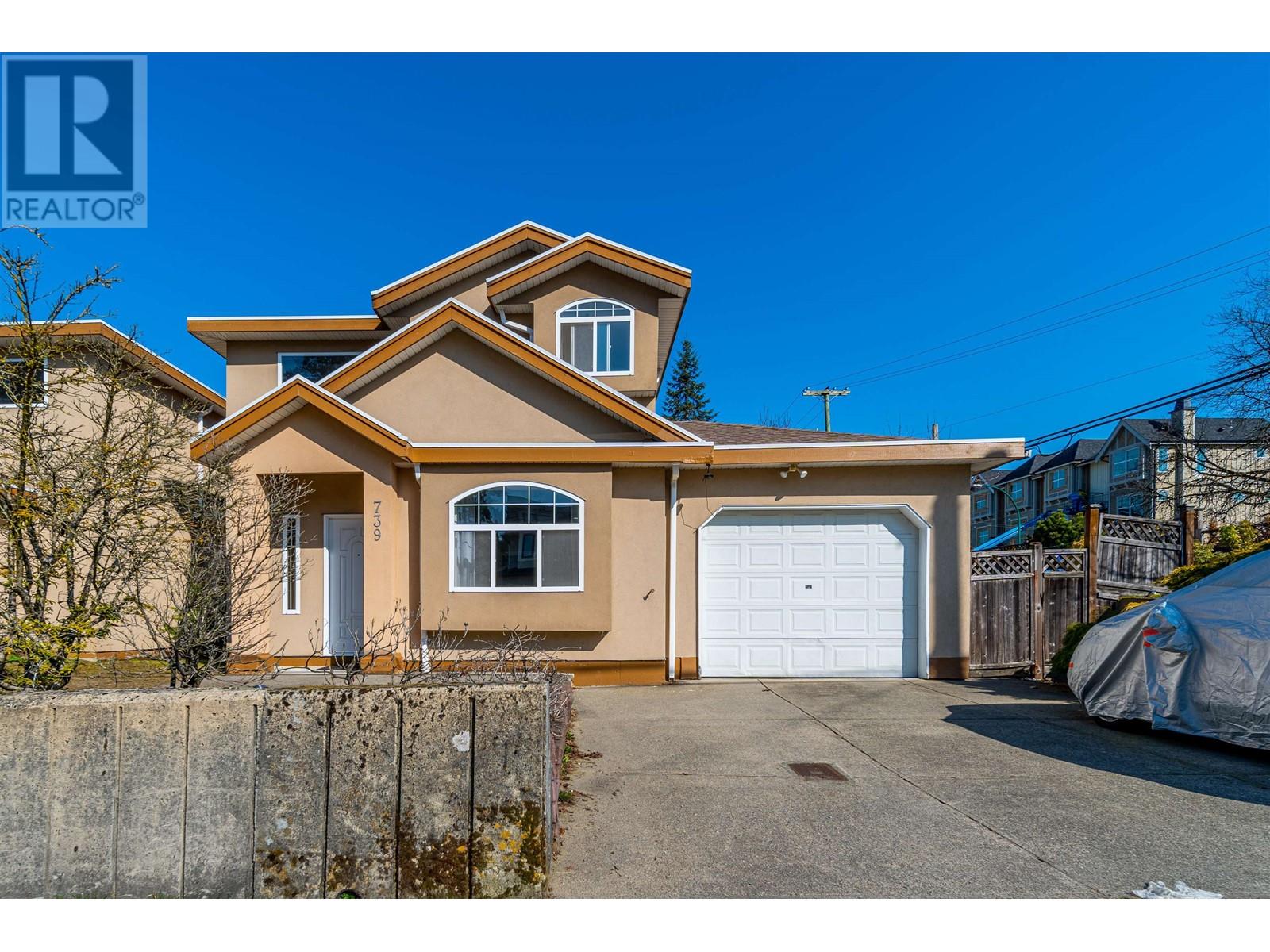 739 Smith Avenue, Coquitlam, British Columbia  V3J 2W8 - Photo 2 - R2759849
