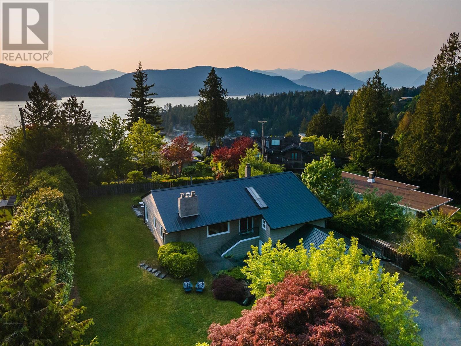 6265 SUMMIT AVENUE, west vancouver, British Columbia