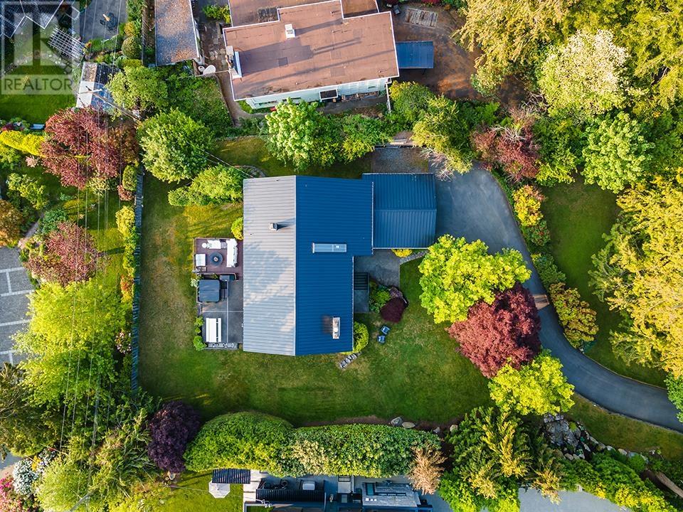 6265 Summit Avenue, West Vancouver, British Columbia  V7W 1Y3 - Photo 39 - R2814572