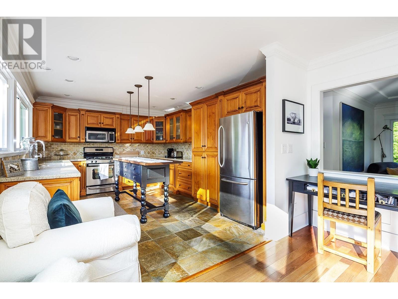 6265 Summit Avenue, West Vancouver, British Columbia  V7W 1Y3 - Photo 24 - R2814572