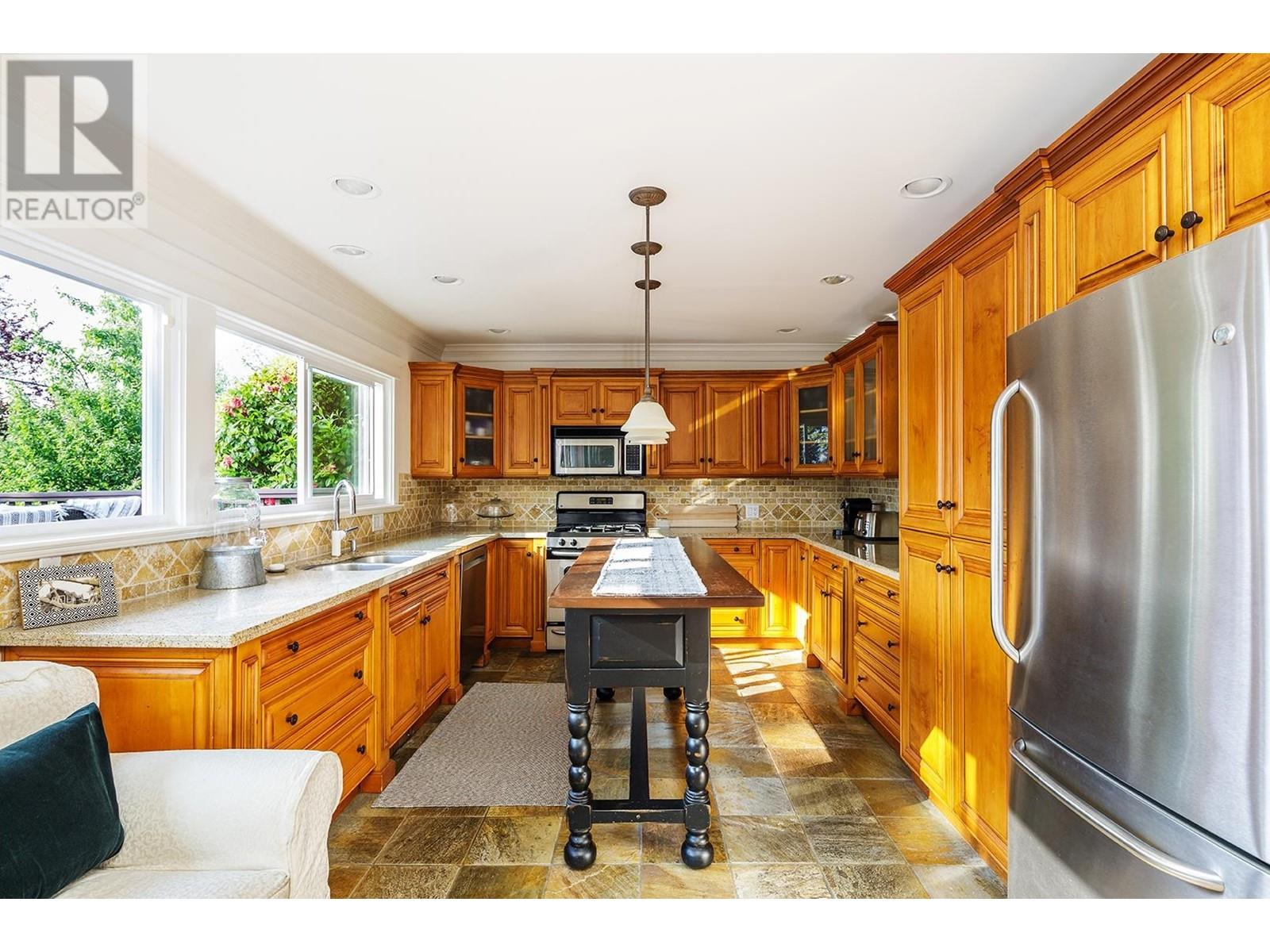 6265 Summit Avenue, West Vancouver, British Columbia  V7W 1Y3 - Photo 25 - R2814572
