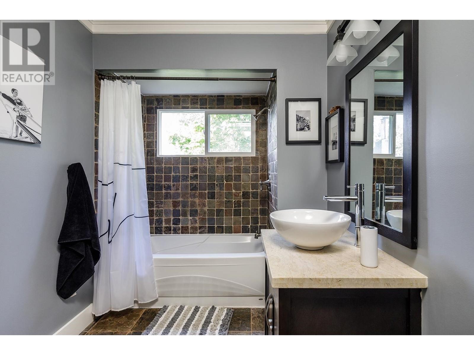 6265 Summit Avenue, West Vancouver, British Columbia  V7W 1Y3 - Photo 31 - R2814572