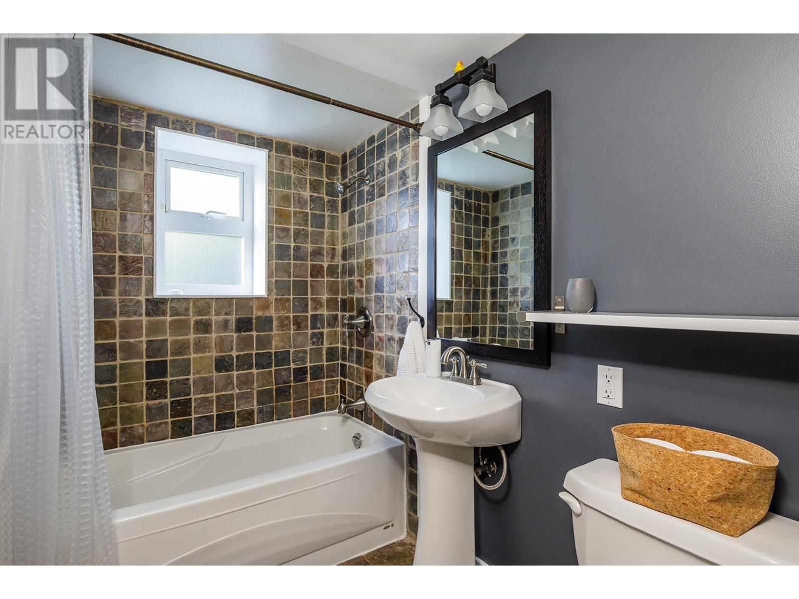 6265 Summit Avenue, West Vancouver, British Columbia  V7W 1Y3 - Photo 33 - R2814572