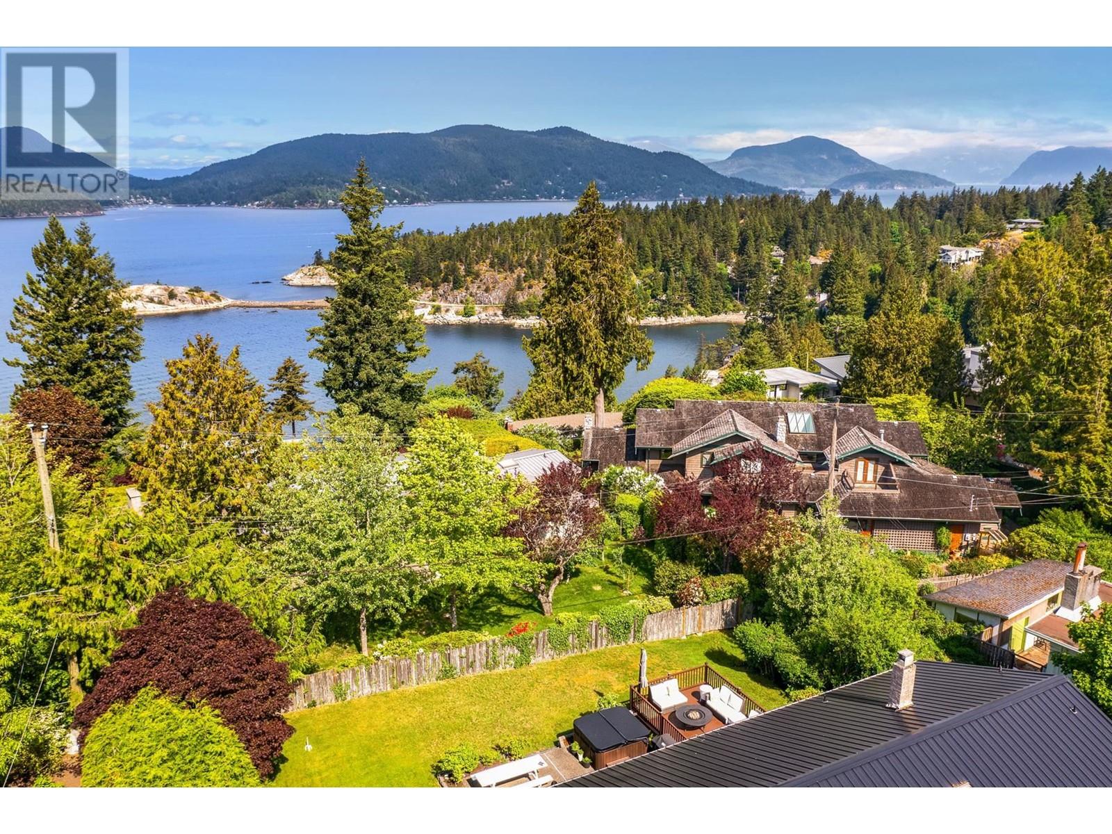 6265 Summit Avenue, West Vancouver, British Columbia  V7W 1Y3 - Photo 36 - R2814572