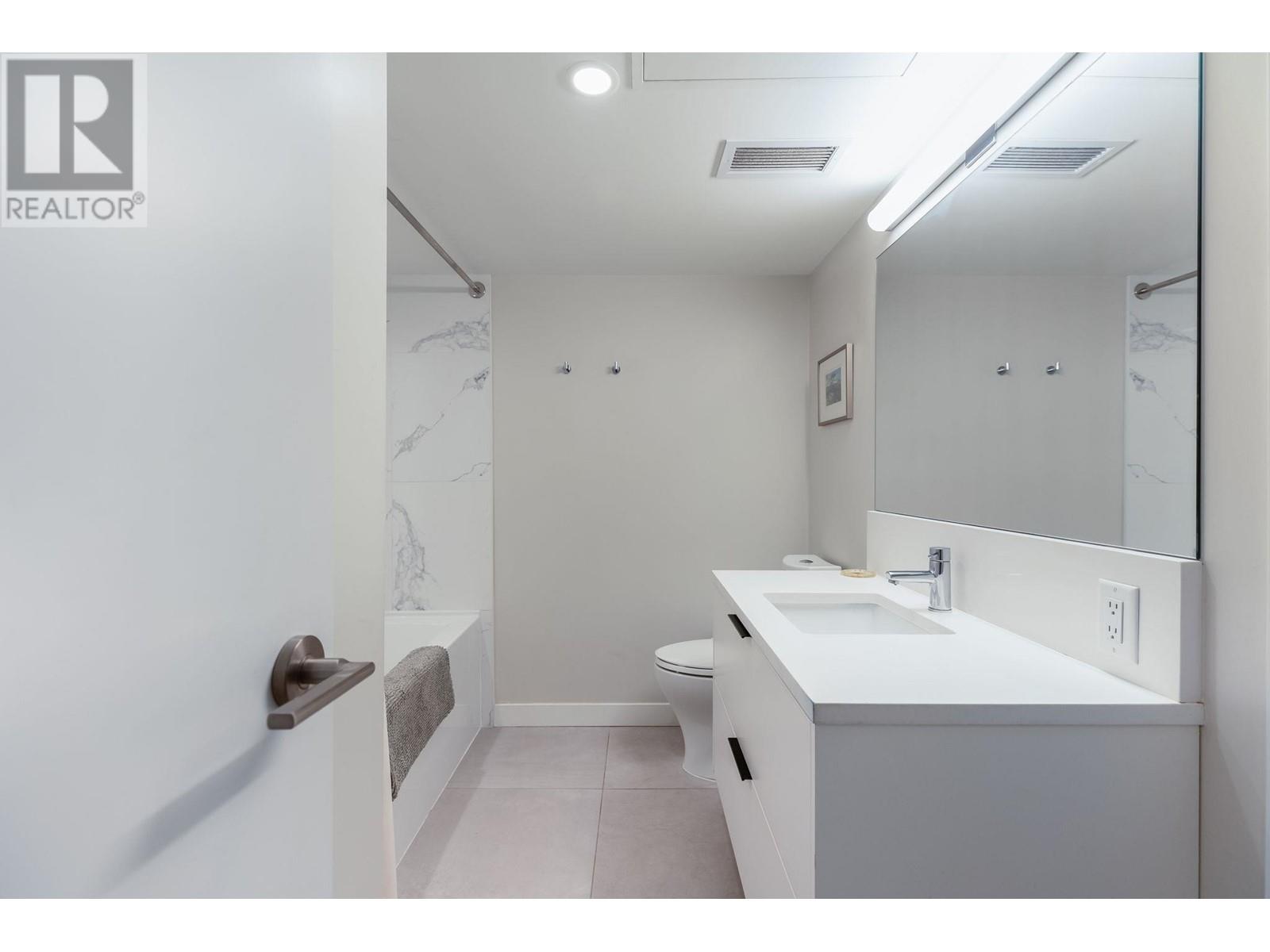 113 649 E 3rd Street, North Vancouver, British Columbia  V7L 1G6 - Photo 26 - R2825718