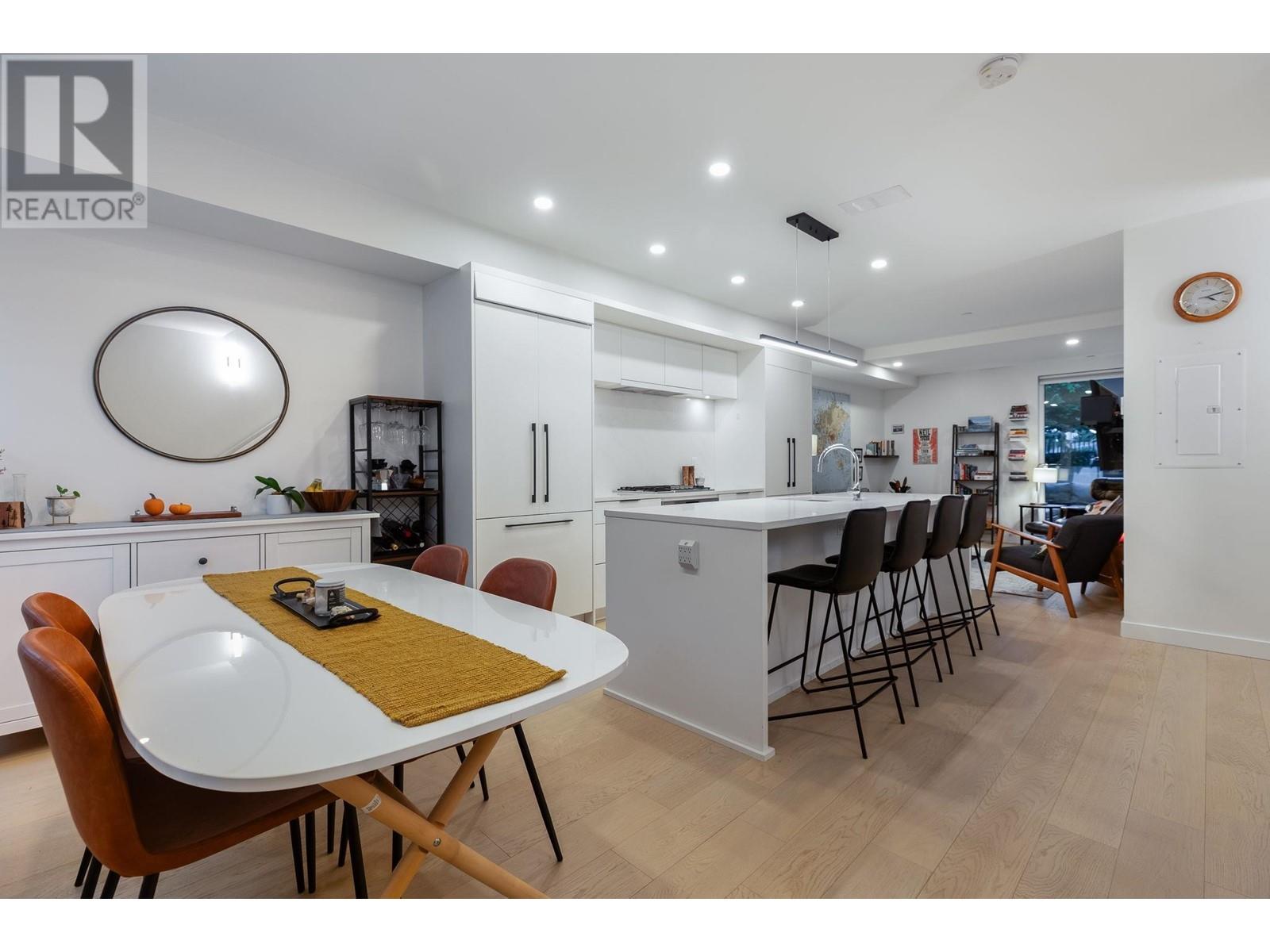 113 649 E 3rd Street, North Vancouver, British Columbia  V7L 1G6 - Photo 10 - R2825718