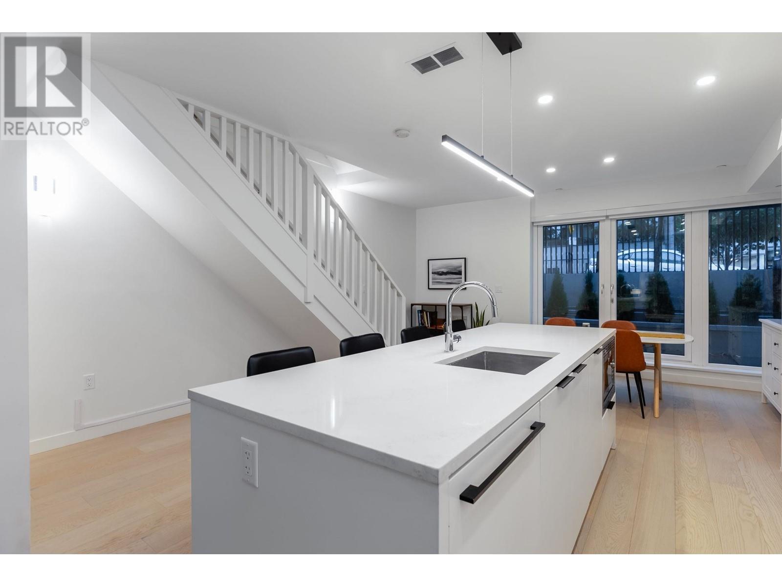 113 649 E 3rd Street, North Vancouver, British Columbia  V7L 1G6 - Photo 16 - R2825718