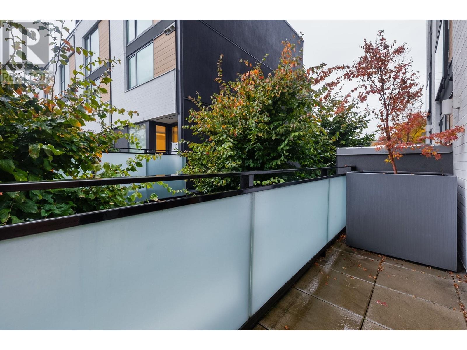 113 649 E 3rd Street, North Vancouver, British Columbia  V7L 1G6 - Photo 25 - R2825718