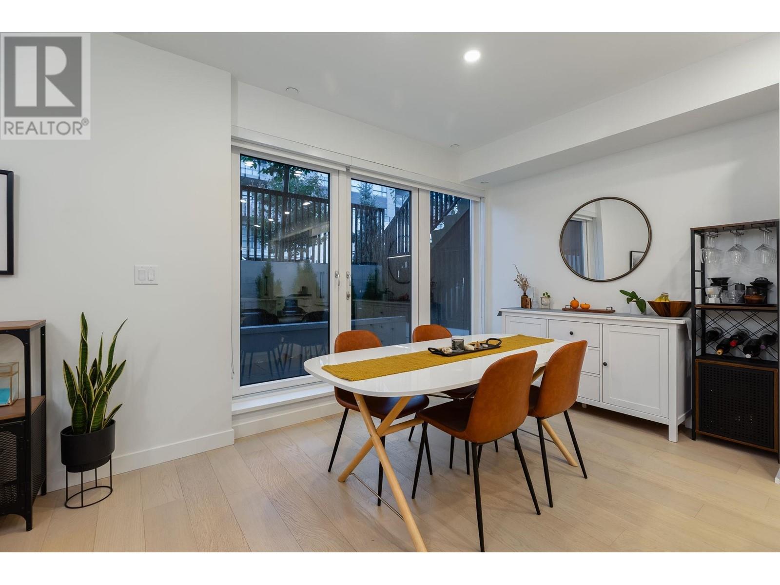 113 649 E 3rd Street, North Vancouver, British Columbia  V7L 1G6 - Photo 9 - R2825718