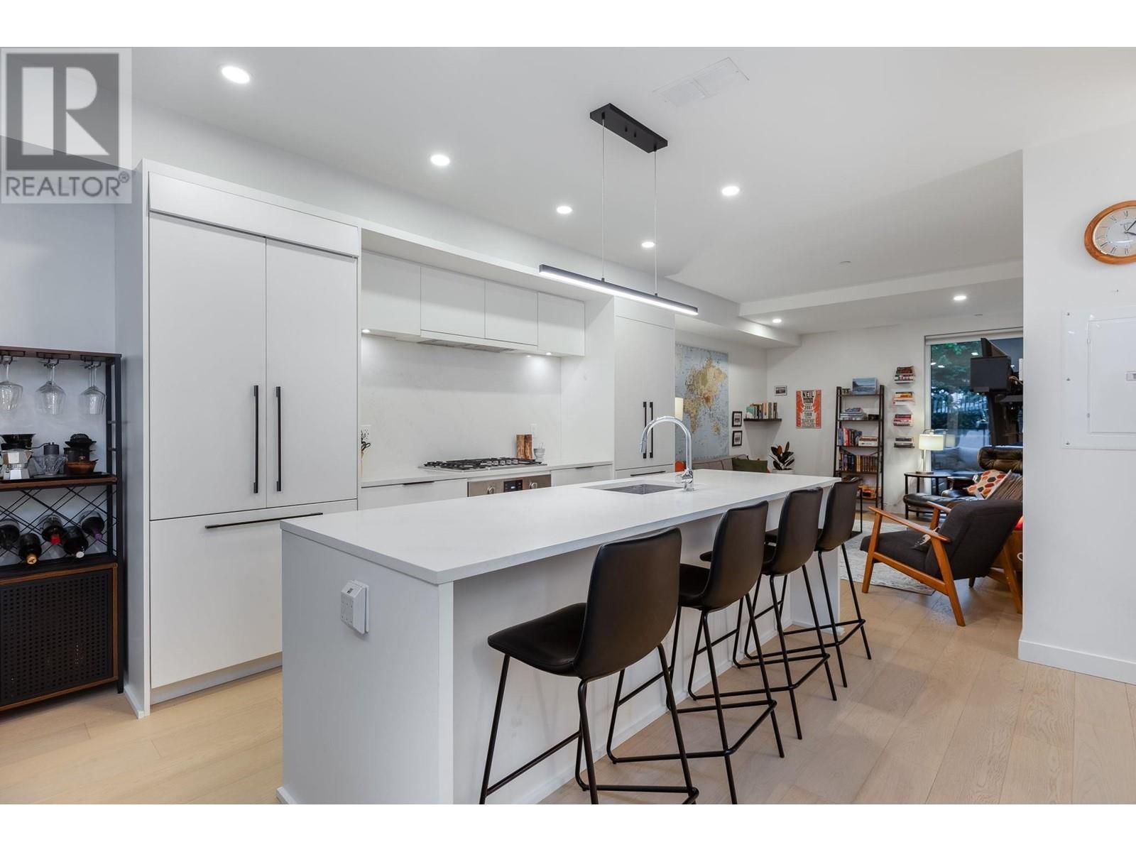 113 649 E 3rd Street, North Vancouver, British Columbia  V7L 1G6 - Photo 13 - R2825718