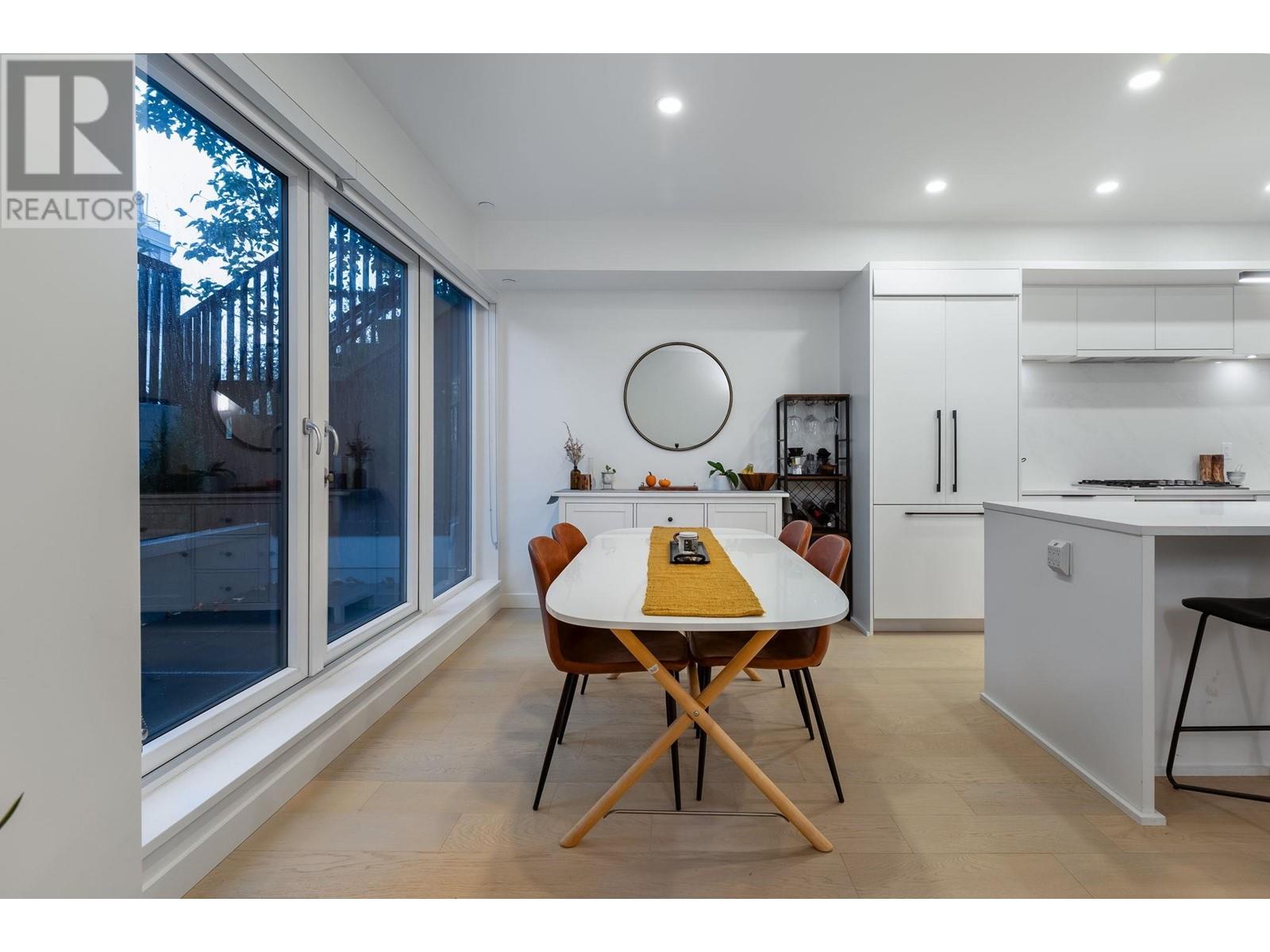 113 649 E 3rd Street, North Vancouver, British Columbia  V7L 1G6 - Photo 8 - R2825718