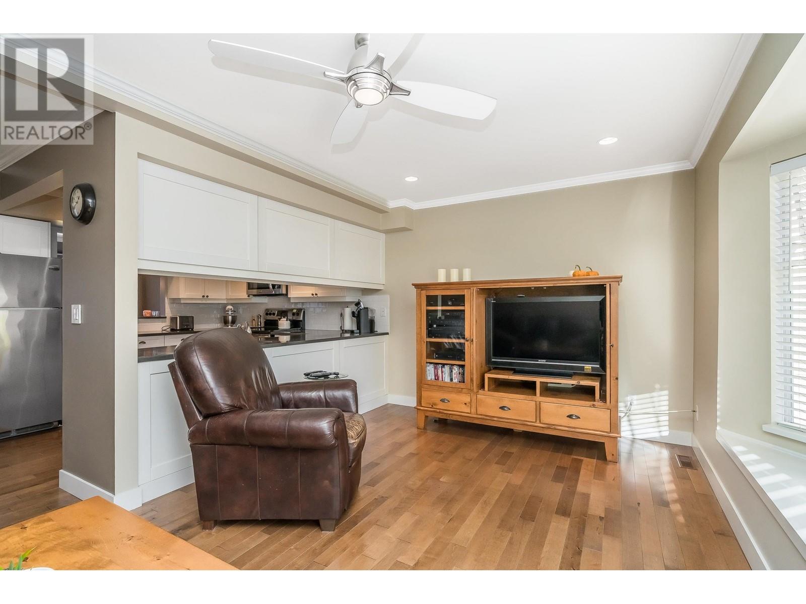 2 1140 Falcon Drive, Coquitlam, British Columbia  V3E 2J8 - Photo 10 - R2827079