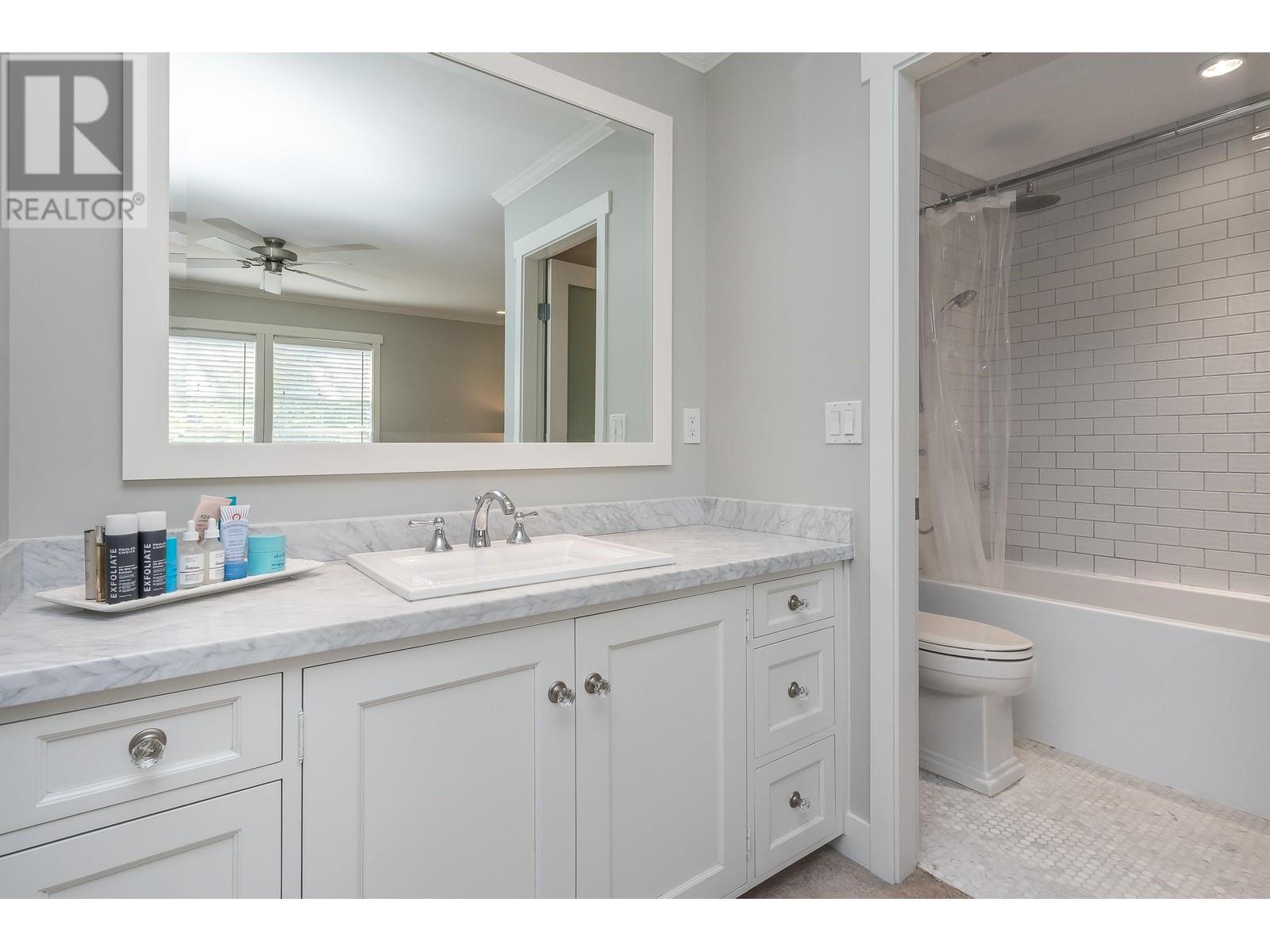 2 1140 Falcon Drive, Coquitlam, British Columbia  V3E 2J8 - Photo 14 - R2827079