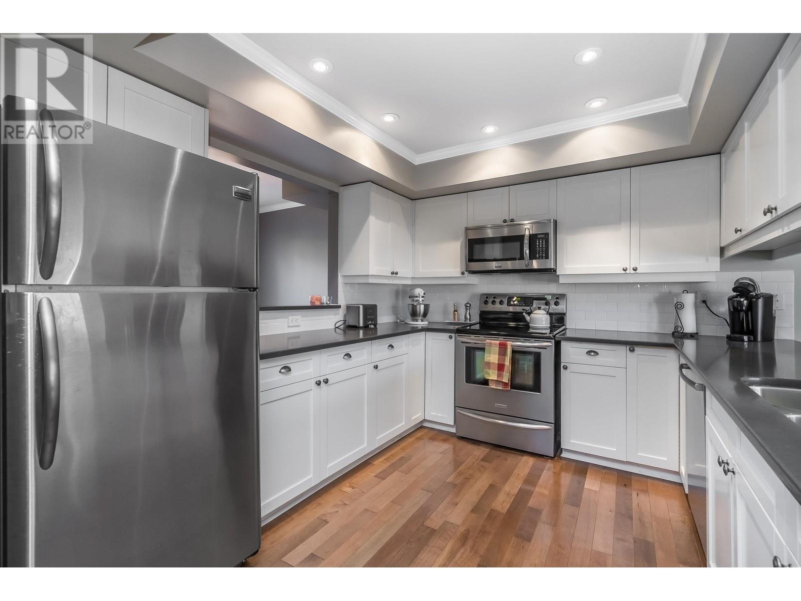 2 1140 Falcon Drive, Coquitlam, British Columbia  V3E 2J8 - Photo 6 - R2827079