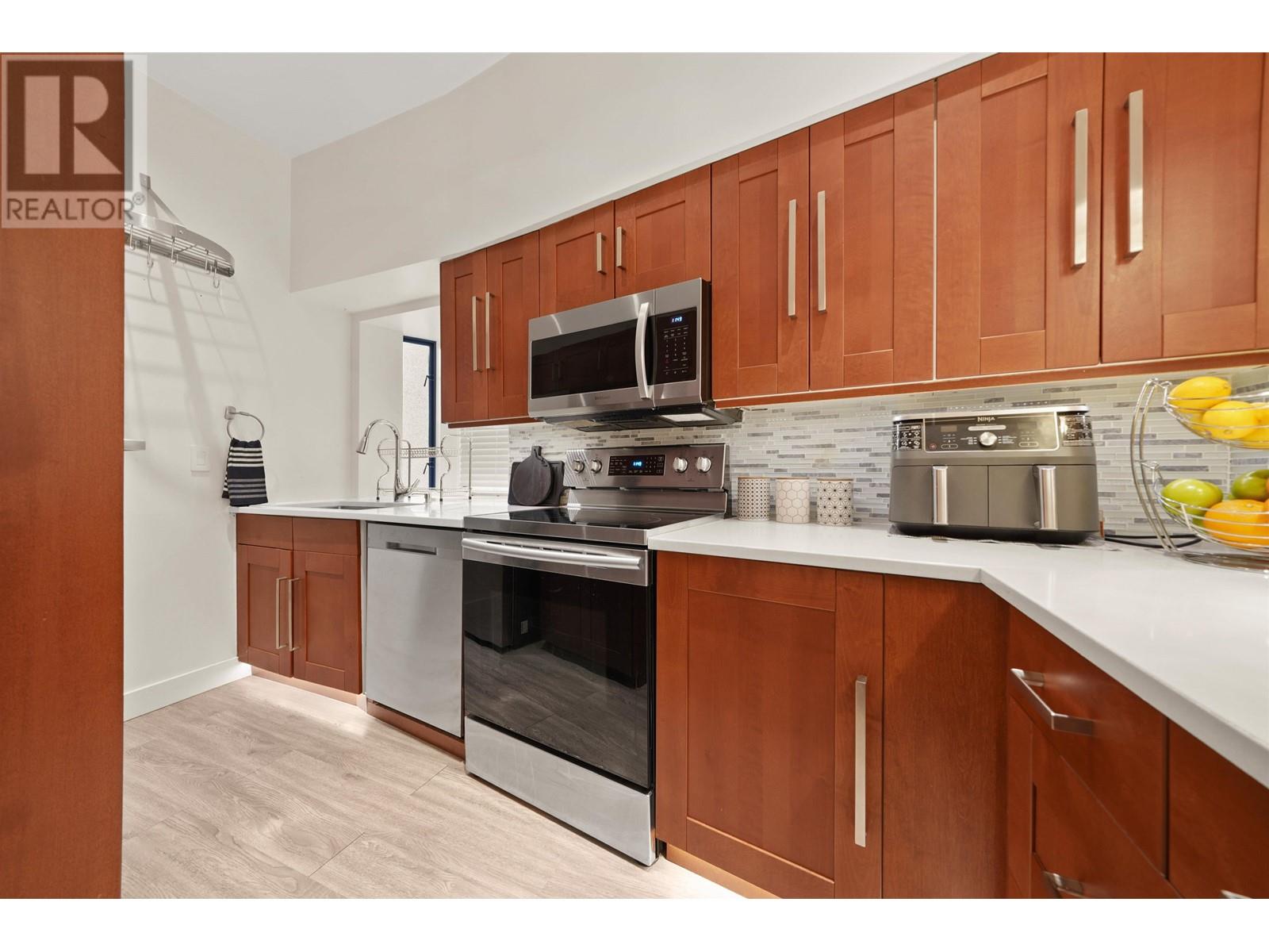 3 1115 W 10th Avenue, Vancouver, British Columbia  V6H 1J2 - Photo 13 - R2827117