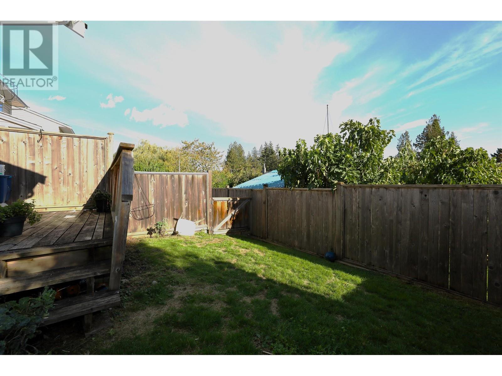 8 765 School Road, Gibsons, British Columbia  V0N 1V9 - Photo 2 - R2827138
