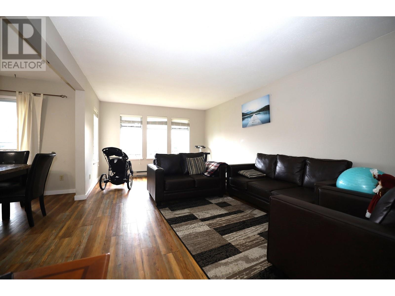 8 765 School Road, Gibsons, British Columbia  V0N 1V9 - Photo 4 - R2827138
