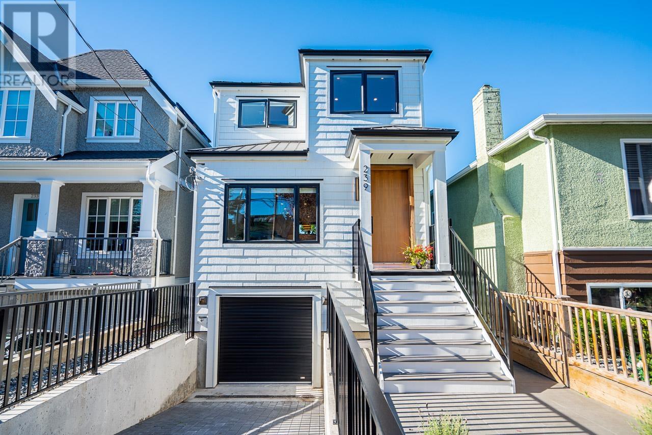 239 E 26TH AVENUE, vancouver, British Columbia
