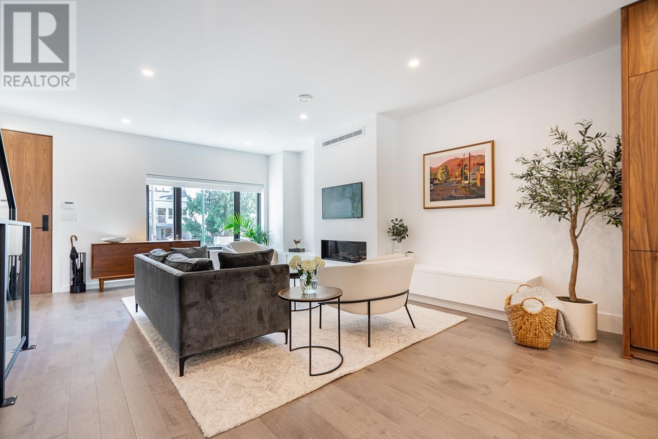 239 E 26th Avenue, Vancouver, British Columbia  V5V 2H2 - Photo 4 - R2827101