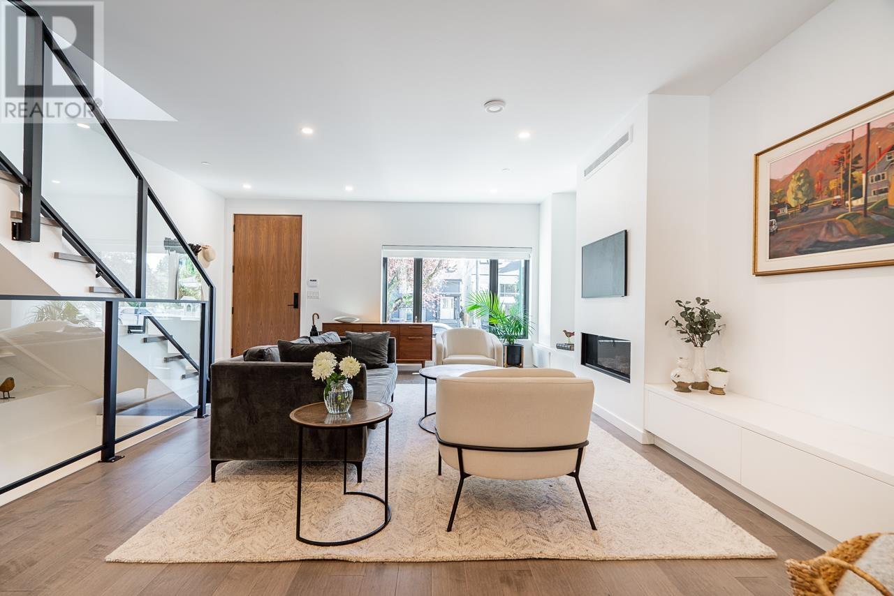 239 E 26th Avenue, Vancouver, British Columbia  V5V 2H2 - Photo 5 - R2827101