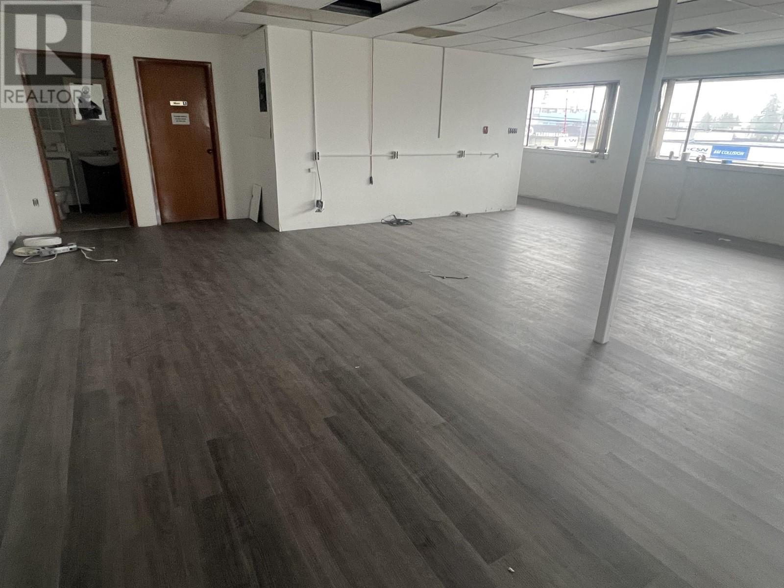 2nd Floor 7123 Curragh Avenue, Burnaby, British Columbia  V5J 4V6 - Photo 3 - C8055207