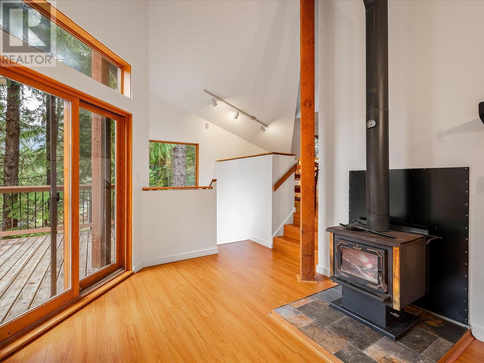 7308 S Fitzsimmons Road, Whistler, British Columbia  V8E 0E5 - Photo 8 - R2827055