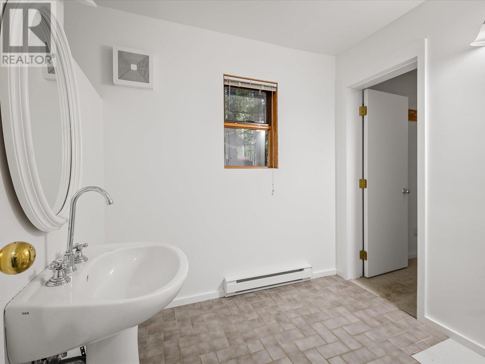 7308 S Fitzsimmons Road, Whistler, British Columbia  V8E 0E5 - Photo 17 - R2827055