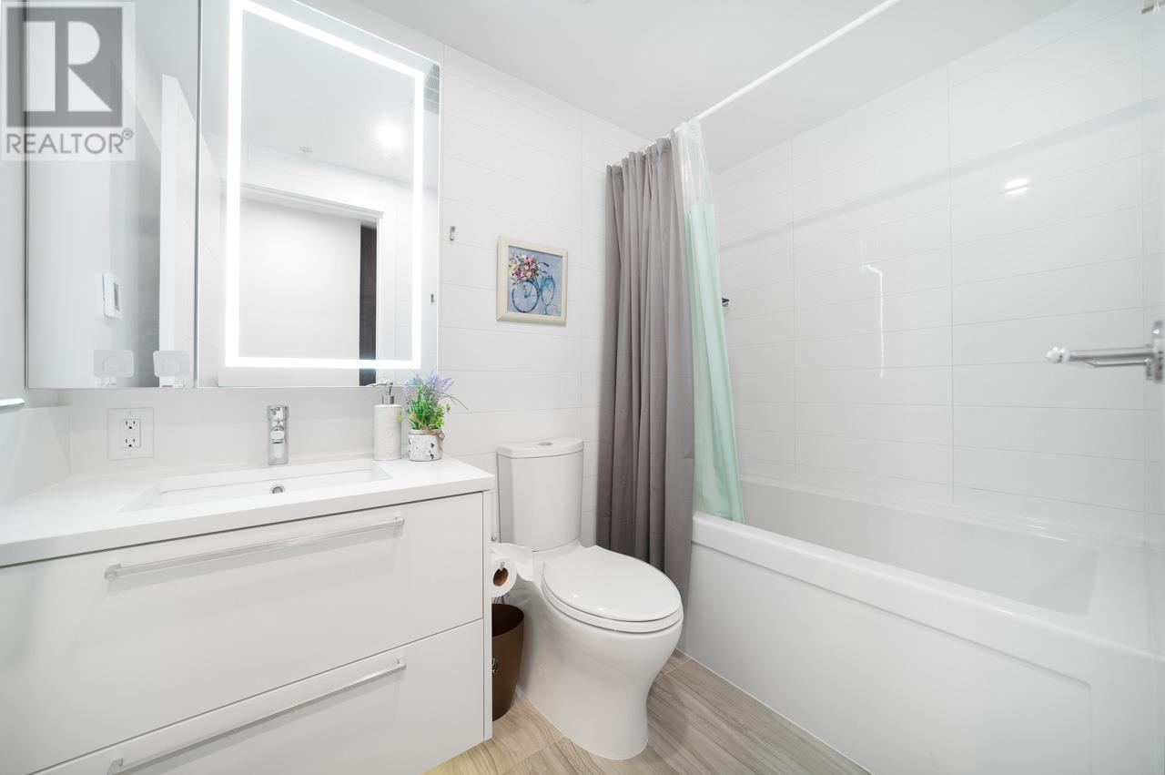 601 6398 Silver Avenue, Burnaby, British Columbia  V5H 0K7 - Photo 4 - R2827083