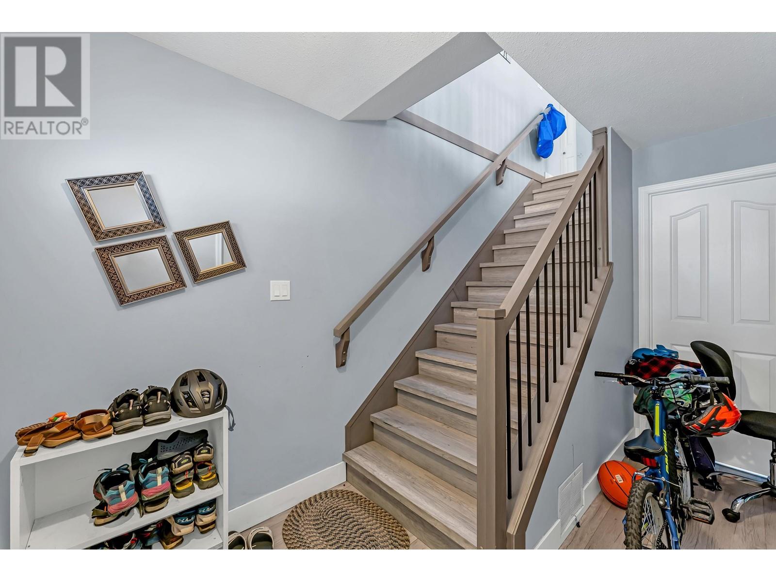 12326 Aurora Street, Maple Ridge, British Columbia  V2X 0J5 - Photo 5 - R2823424