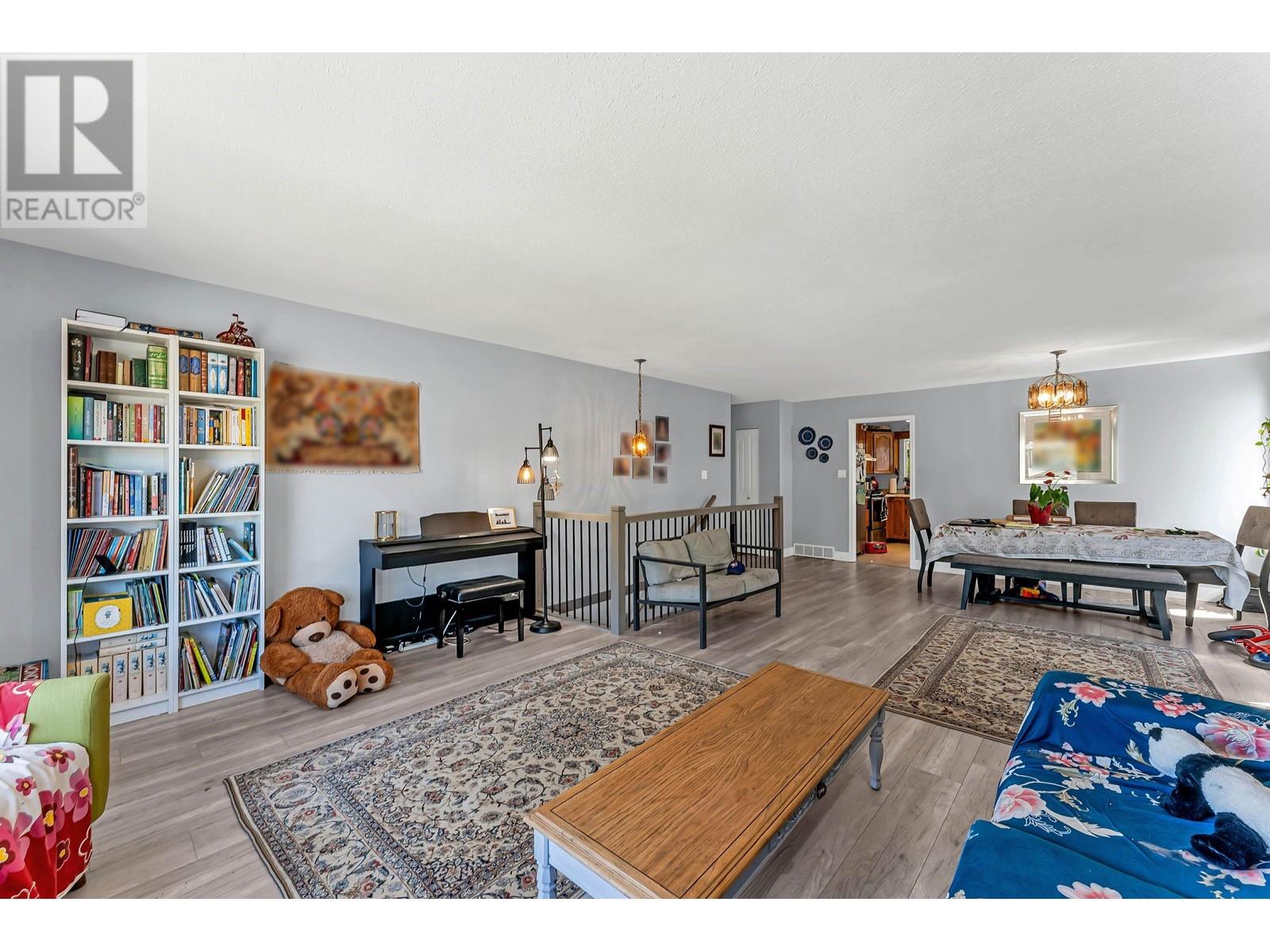 12326 Aurora Street, Maple Ridge, British Columbia  V2X 0J5 - Photo 17 - R2823424