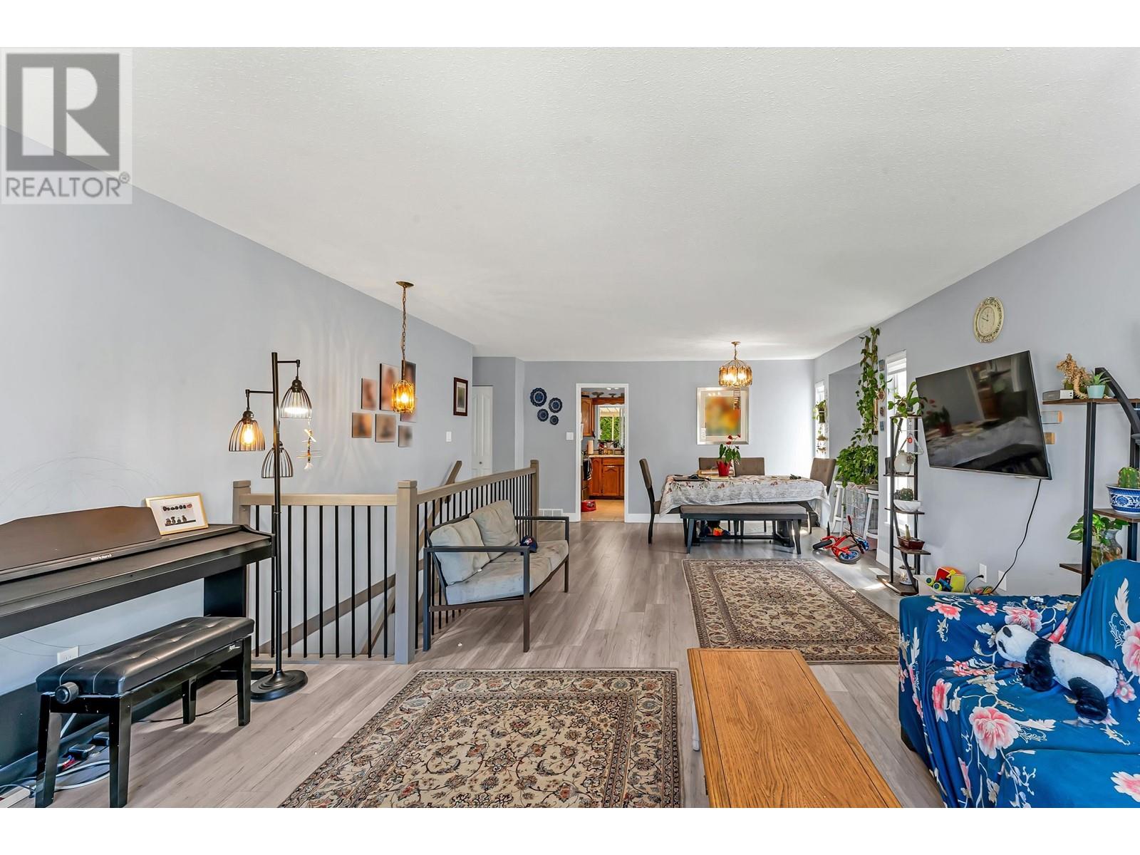 12326 Aurora Street, Maple Ridge, British Columbia  V2X 0J5 - Photo 16 - R2823424