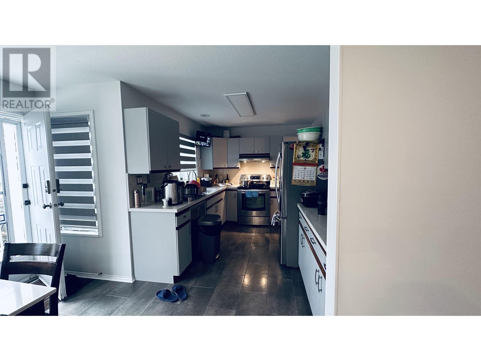 7760 17th Avenue, Burnaby, British Columbia  V3N 1L9 - Photo 10 - R2826680