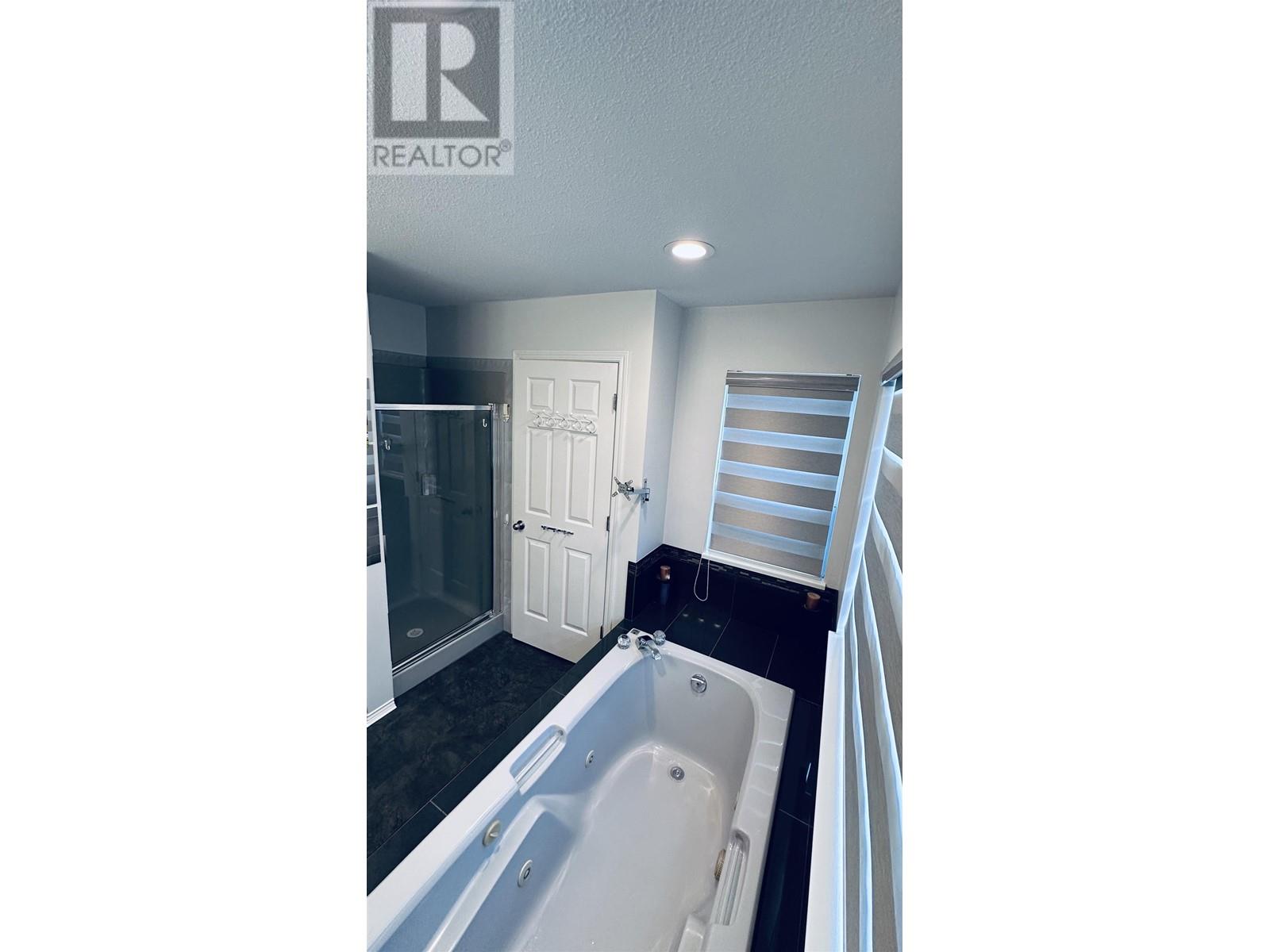 7760 17th Avenue, Burnaby, British Columbia  V3N 1L9 - Photo 12 - R2826680