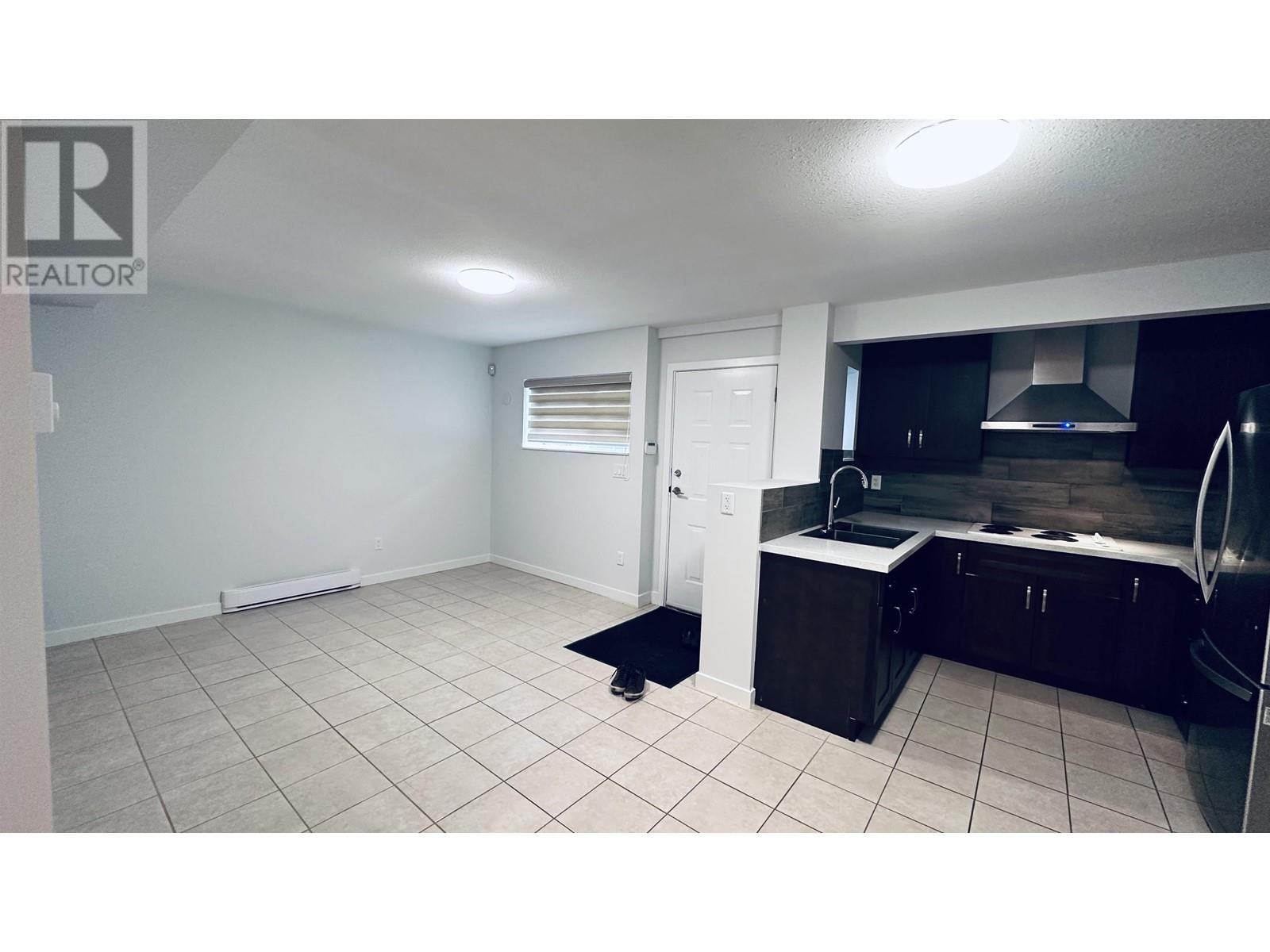 7760 17th Avenue, Burnaby, British Columbia  V3N 1L9 - Photo 13 - R2826680