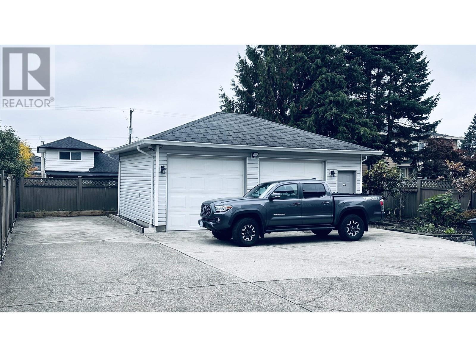 7760 17th Avenue, Burnaby, British Columbia  V3N 1L9 - Photo 3 - R2826680
