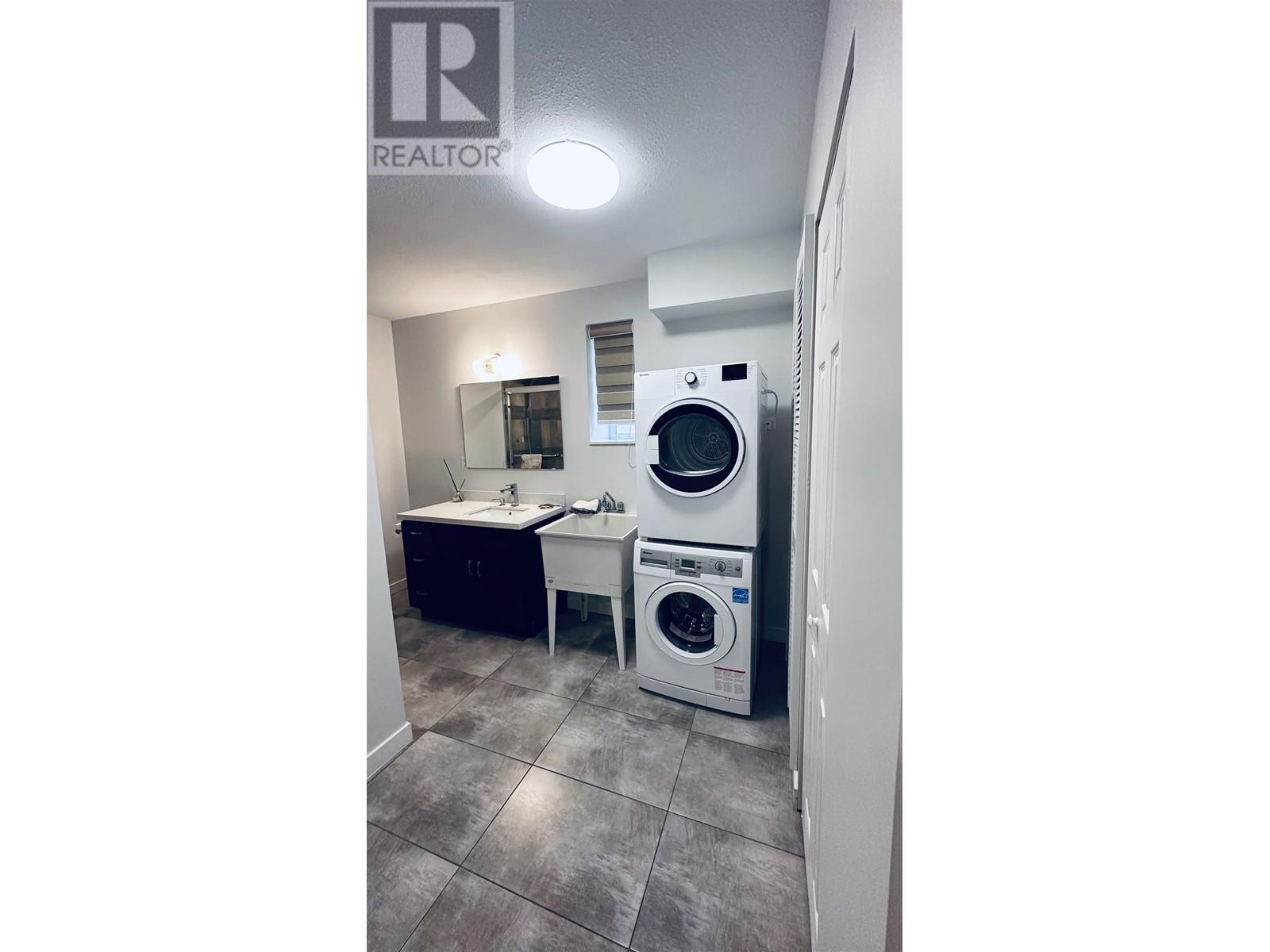 7760 17th Avenue, Burnaby, British Columbia  V3N 1L9 - Photo 22 - R2826680