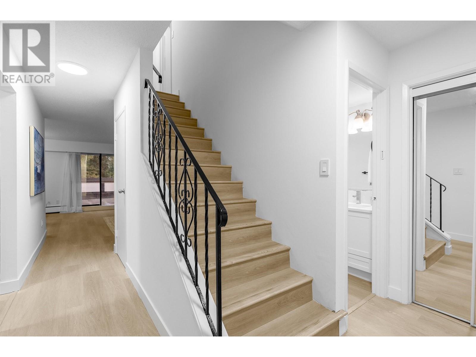 8893 Horne Street, Burnaby, British Columbia  V3N 4J8 - Photo 10 - R2825465