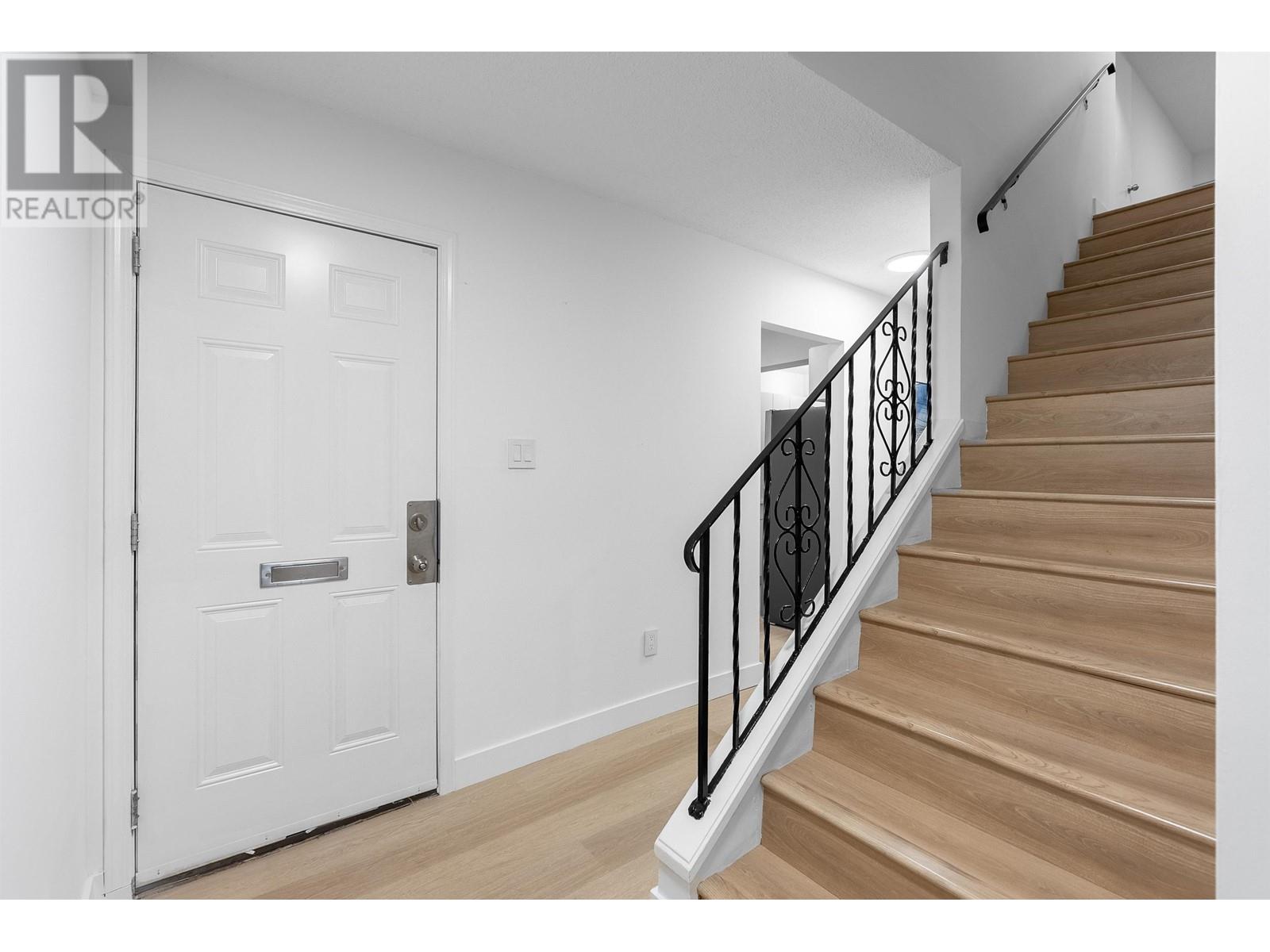 8893 Horne Street, Burnaby, British Columbia  V3N 4J8 - Photo 11 - R2825465