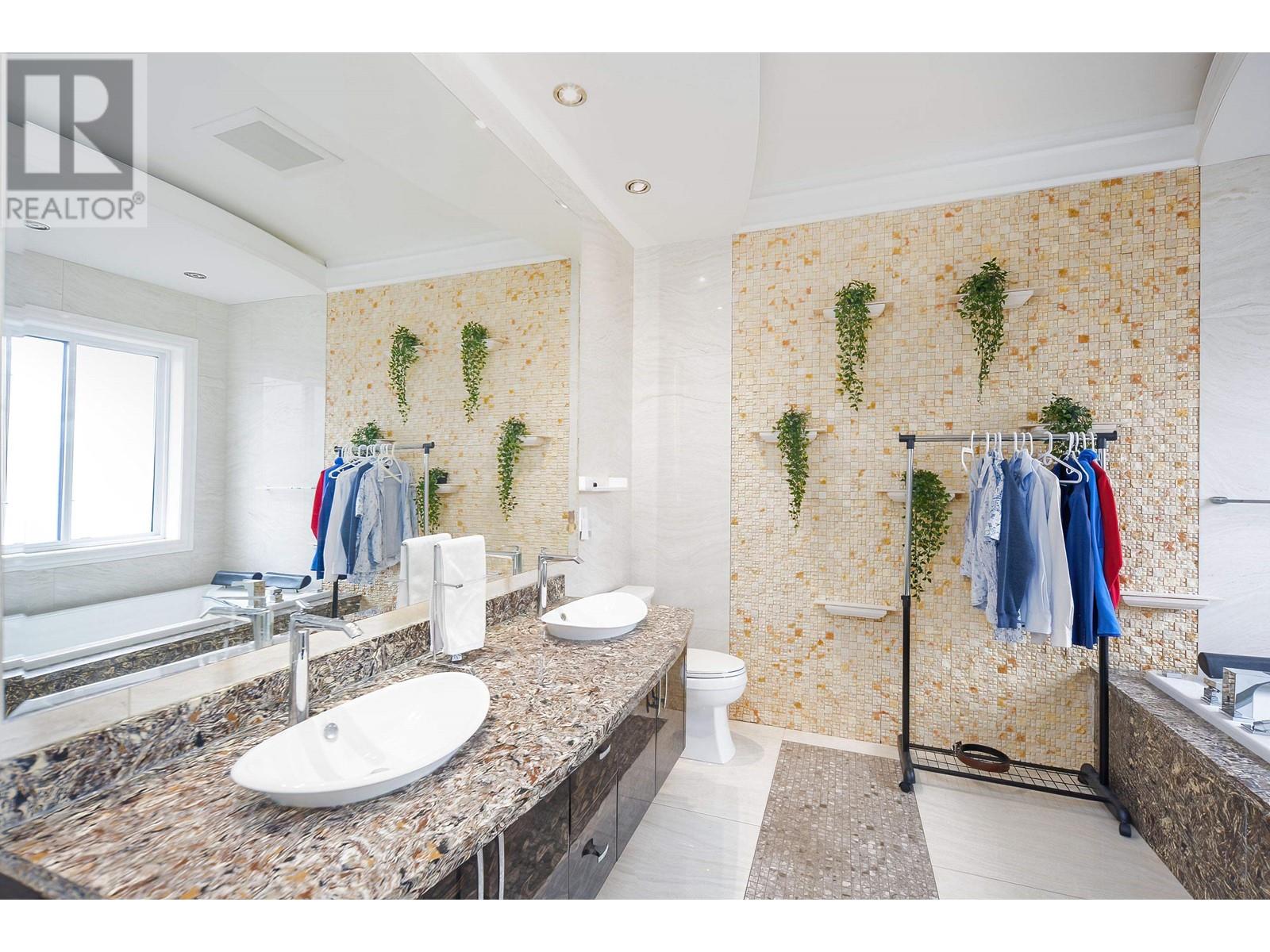 6831 Camsell Crescent, Richmond, British Columbia  V7C 2M9 - Photo 32 - R2823942