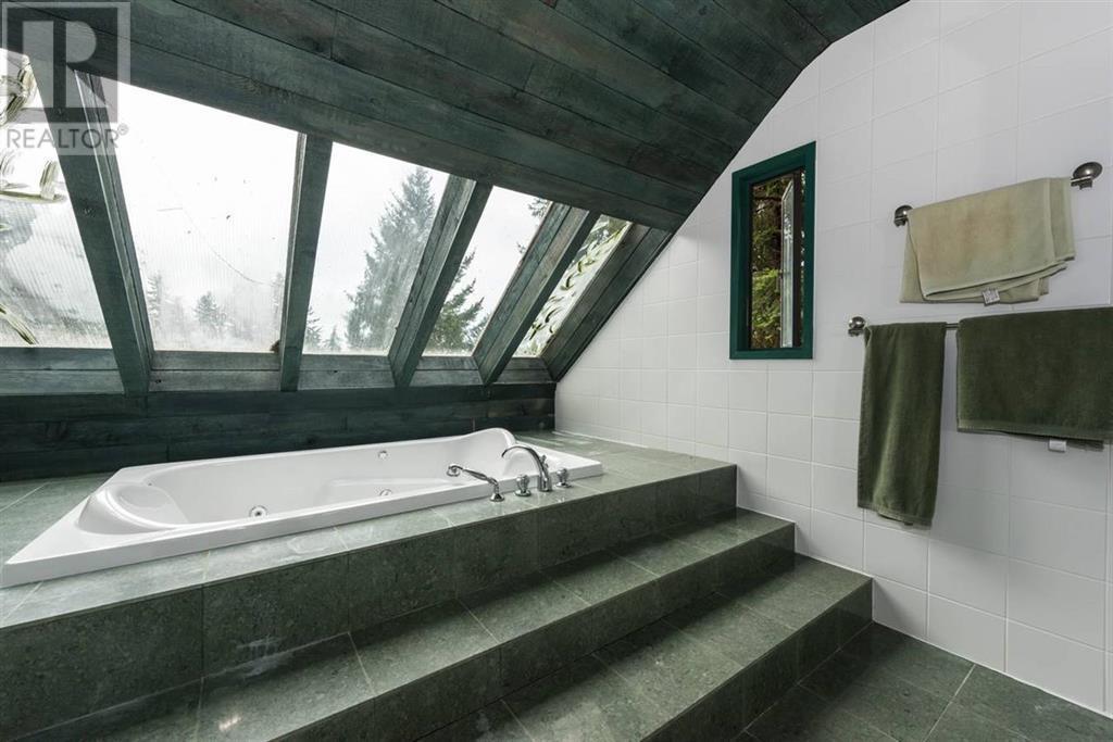 430 Bayview Road, West Vancouver, British Columbia  V0N 2E0 - Photo 8 - R2827160