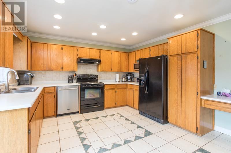 12404 188 Street, Pitt Meadows, British Columbia  V3Y 2G8 - Photo 4 - R2827175