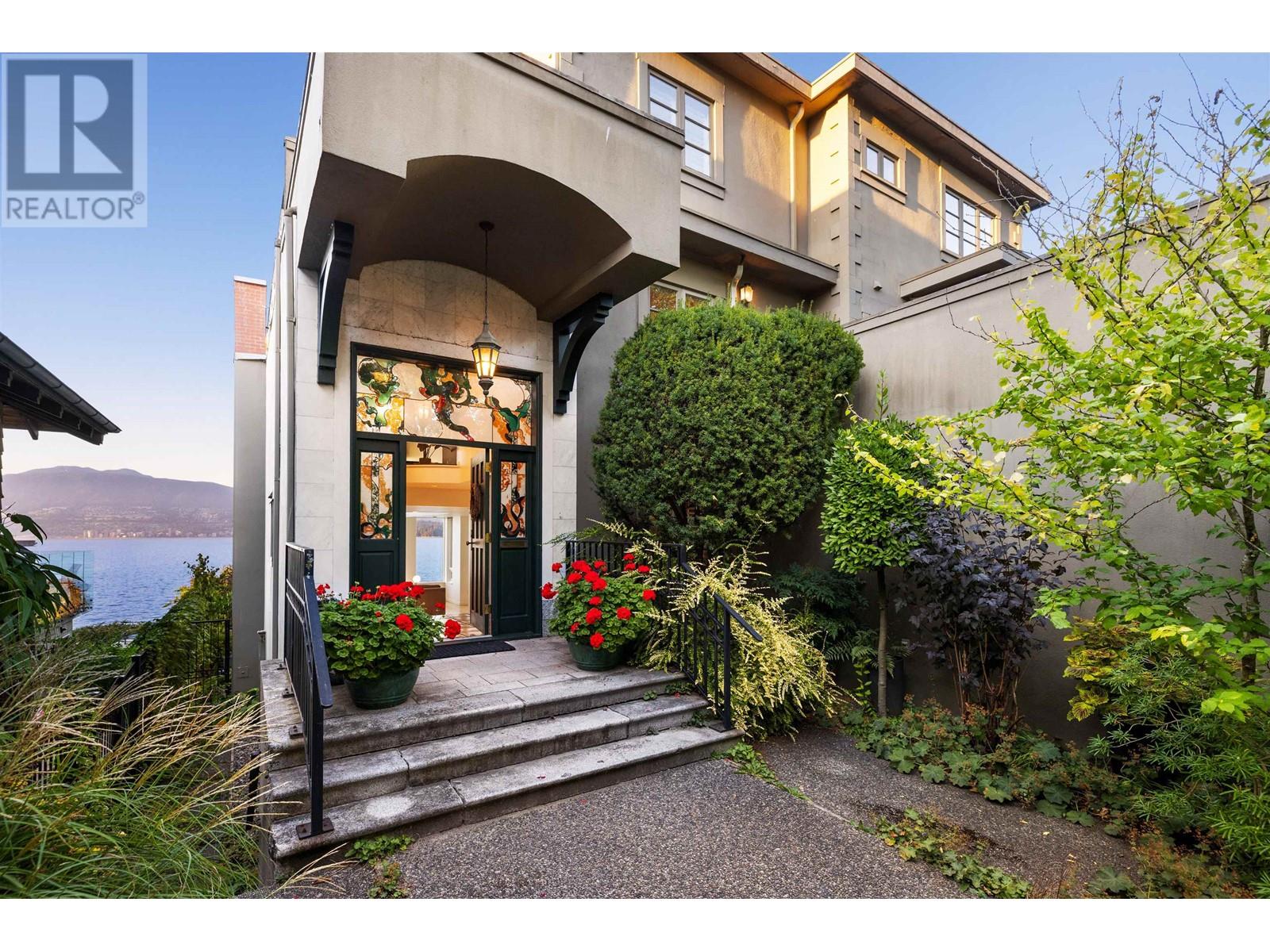 2487 Point Grey Road, Vancouver, British Columbia  V6K 1A1 - Photo 6 - R2816119