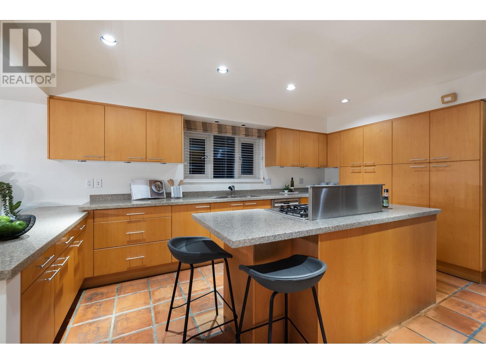 2487 Point Grey Road, Vancouver, British Columbia  V6K 1A1 - Photo 11 - R2816119