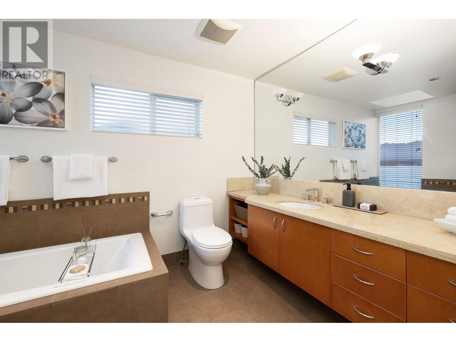 2487 Point Grey Road, Vancouver, British Columbia  V6K 1A1 - Photo 18 - R2816119
